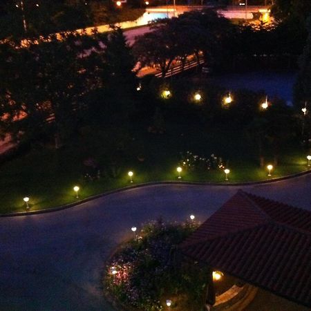Rodopi Hotel Komotini Bagian luar foto