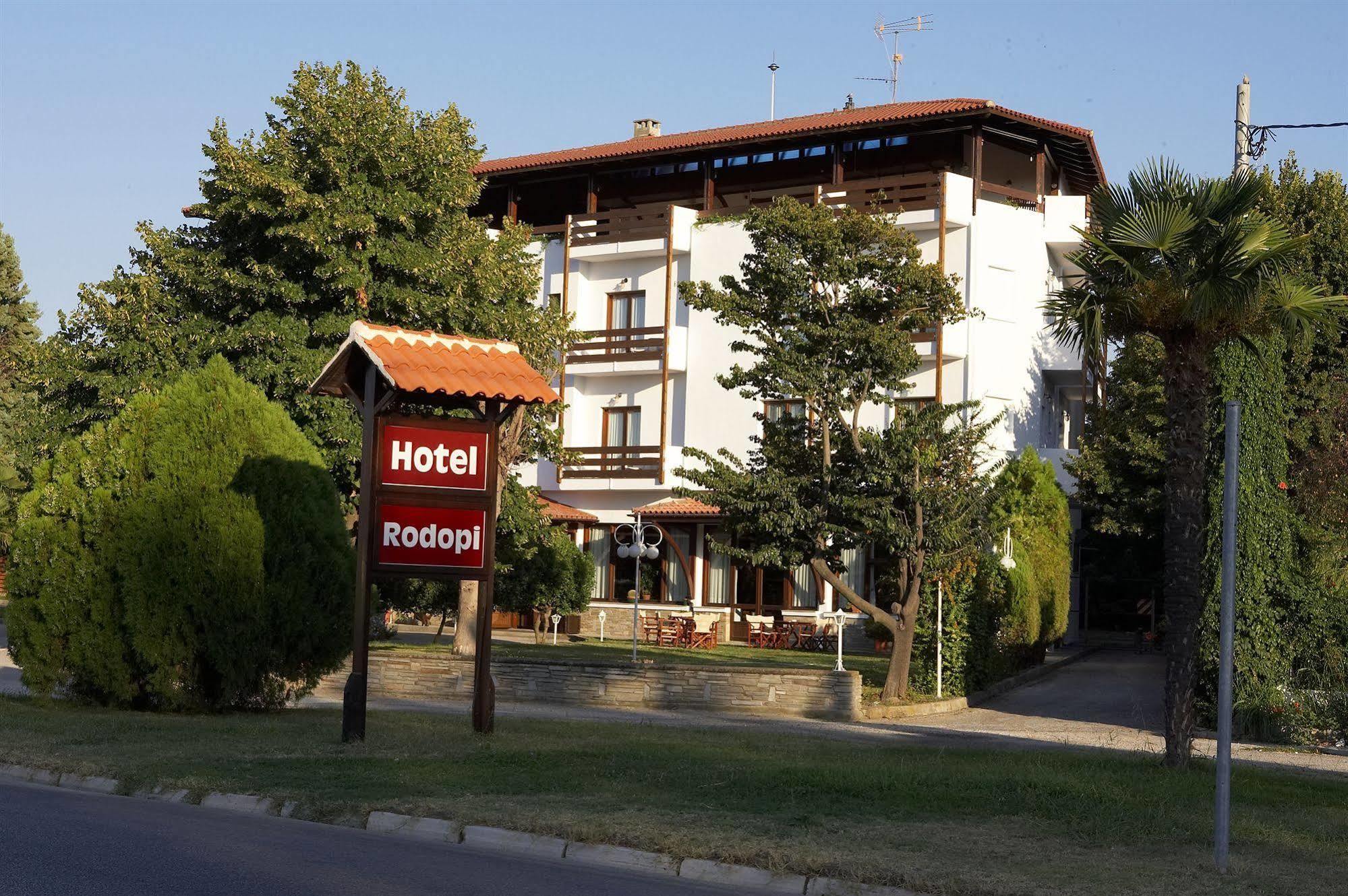 Rodopi Hotel Komotini Bagian luar foto